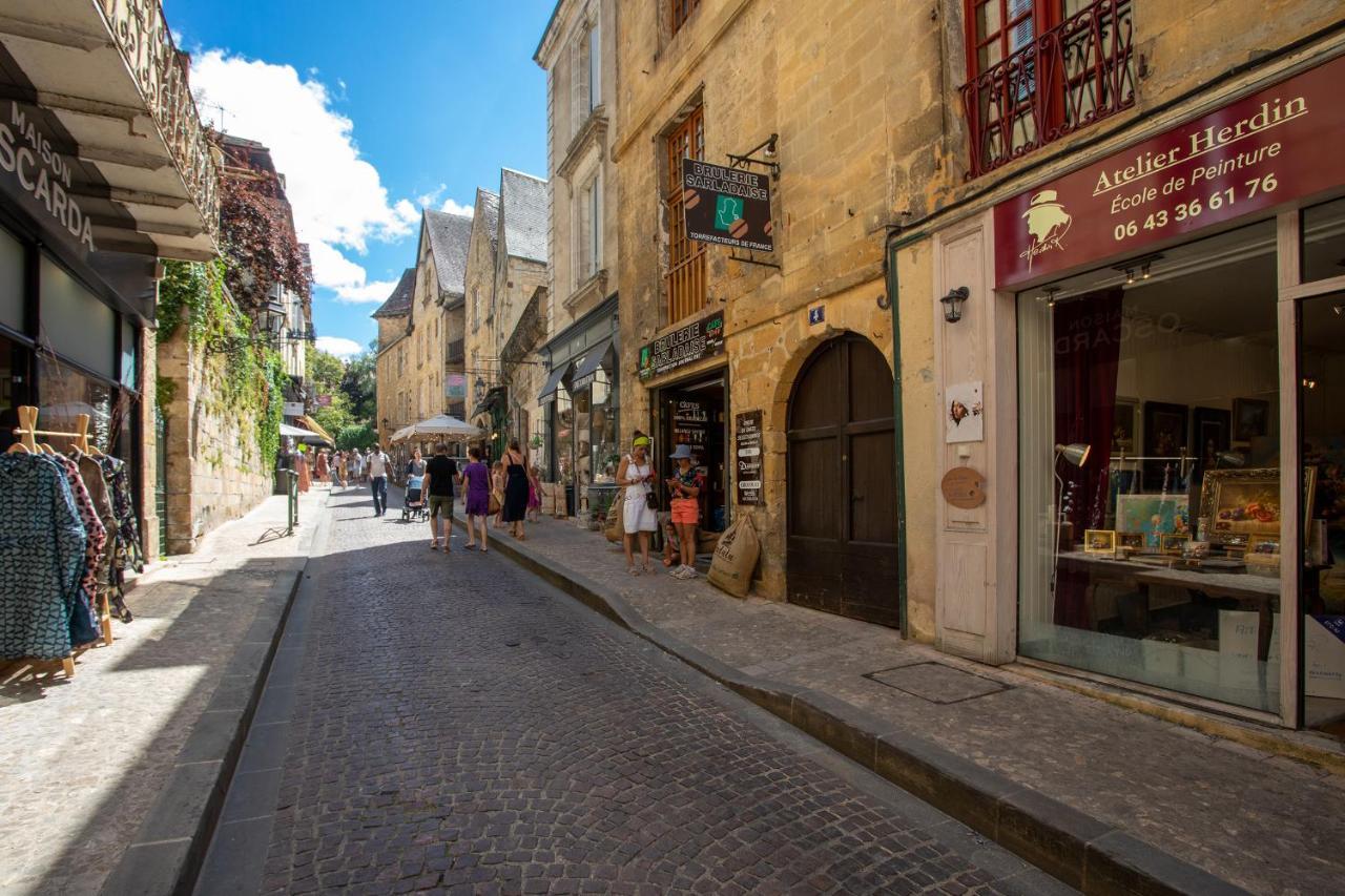 Les Flamboyants Apartment